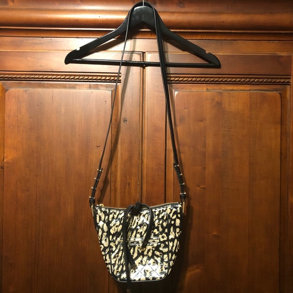 Vera Bradley Fenwick Mini Crossbody Glossy Leopard - Picture 2 of 11